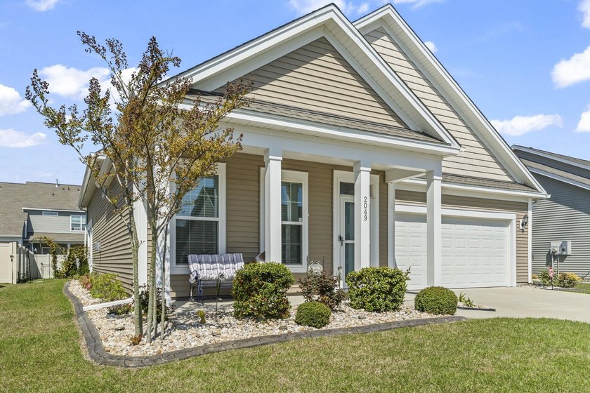 Three-bedroom, three-bathroom Craftsman-style home with a - photo 35