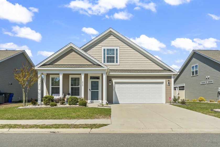 Three-bedroom, three-bathroom Craftsman-style home with a - photo 36