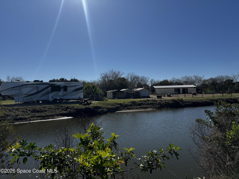 Saddle up to wide-open space and true country peacefulness on - photo 4