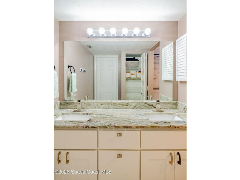 Welcome to this beautifully updated, move-in-ready 2-bedroom, 1 - photo 6