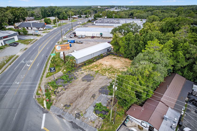 Vacant commercial land located in West Niceville at the corner - photo 5