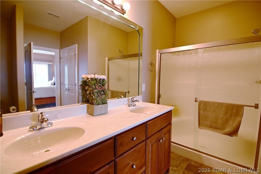 VIEW, VIEW, VIEW from this Penthouse Unit. This is a must see! - photo 15