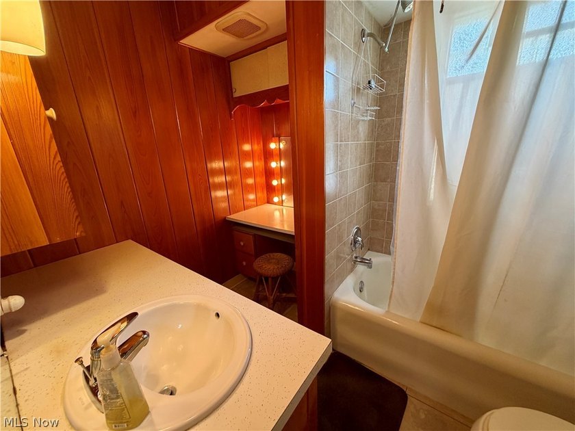 Step into the timeless charm of this classic 3-bedroom colonial - photo 15