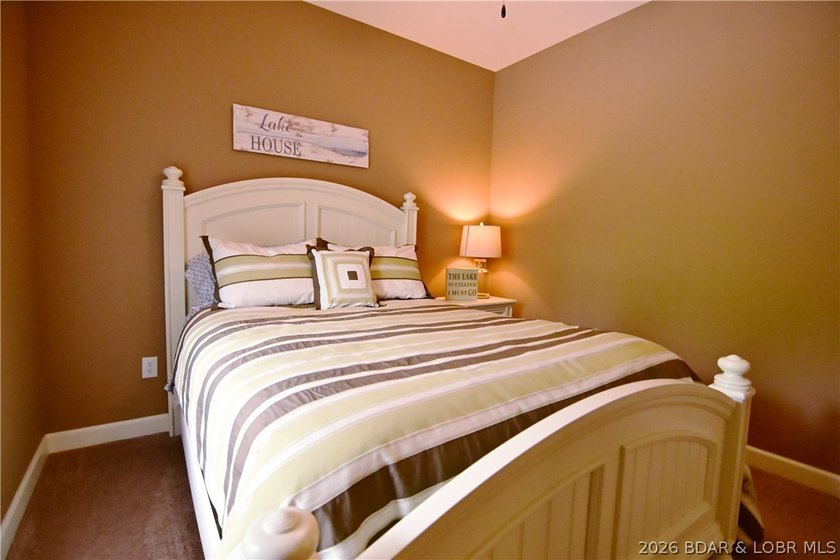 VIEW, VIEW, VIEW from this Penthouse Unit. This is a must see! - photo 21