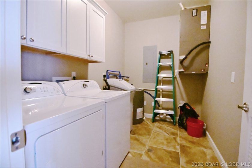 VIEW, VIEW, VIEW from this Penthouse Unit. This is a must see! - photo 22