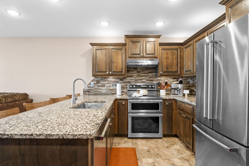 STAYCATION TIME!! Enjoy this clean 3 Bedroom (1 non-conforming) - photo 22