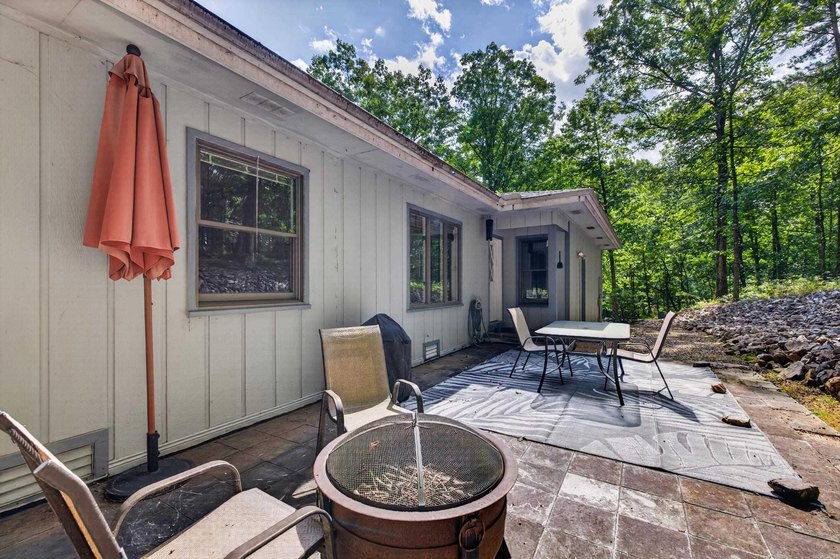 Enjoy this cute home on a private 1/3 acre lot between Lake - photo 33