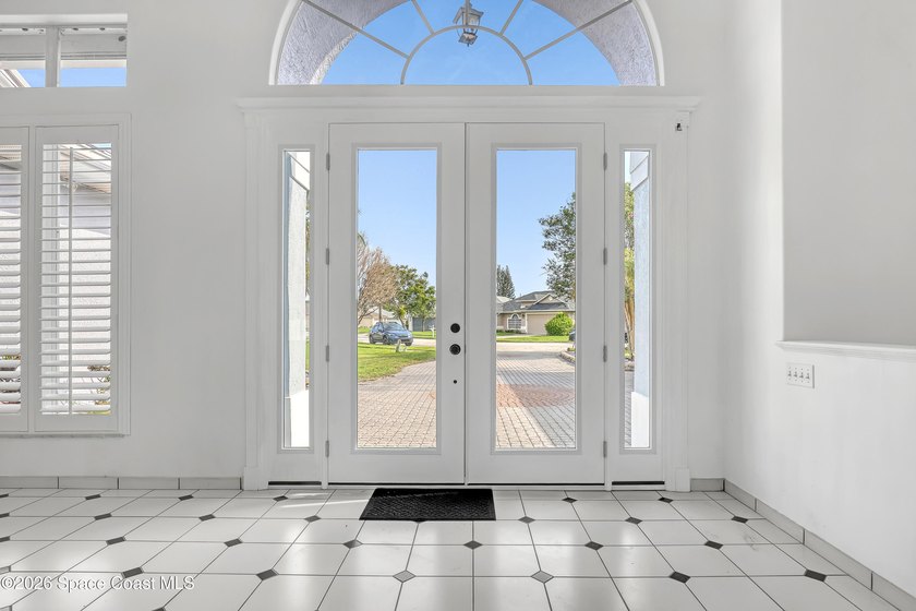 Exceptional value in this custom-built 3,300 sq. ft. concrete - photo 5
