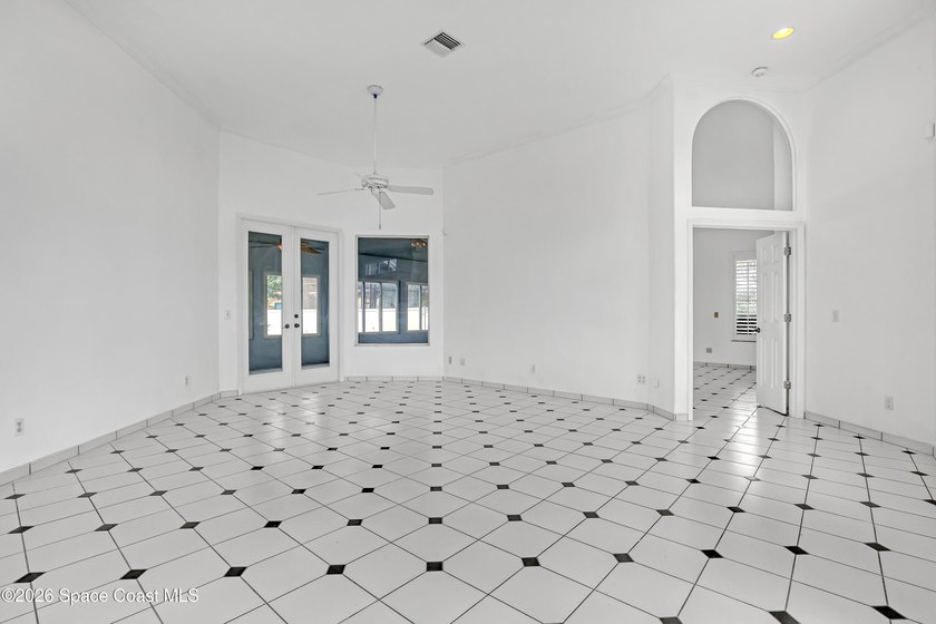 Exceptional value in this custom-built 3,300 sq. ft. concrete - photo 6