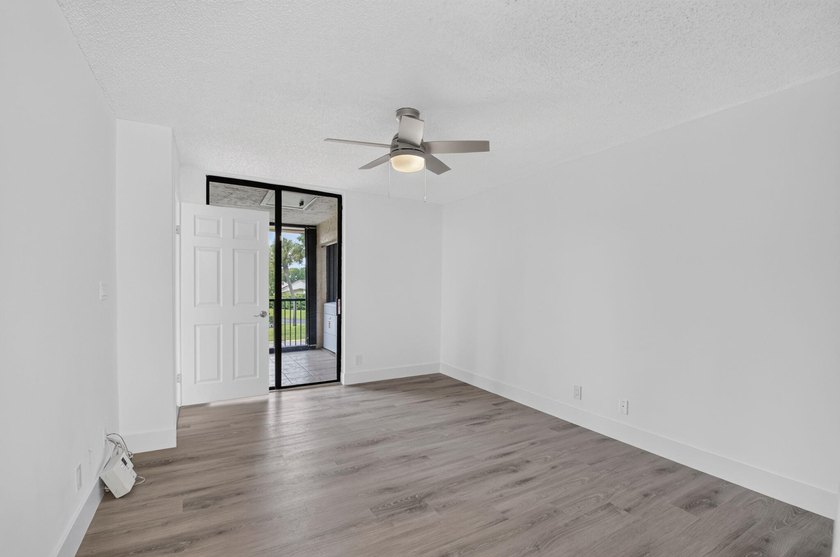 Experience comfort and convenience in this NEWLY RENOVATED - photo 11