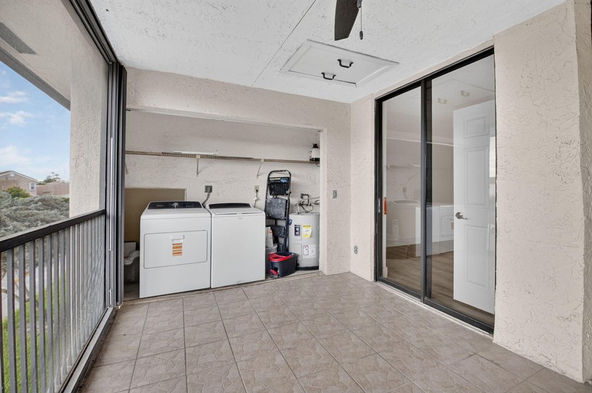 Experience comfort and convenience in this NEWLY RENOVATED - photo 22