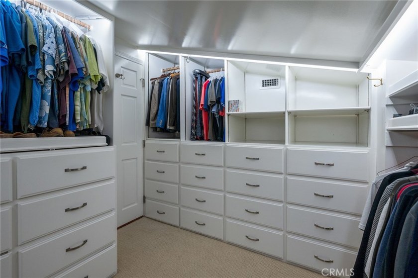 Nestled in the highly sought-after Blackhorse neighborhood, this - photo 23