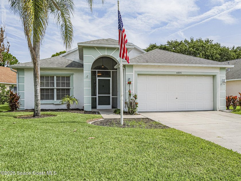 Welcome to this beautifully maintained 3-bedroom, 2-bath home - photo 5