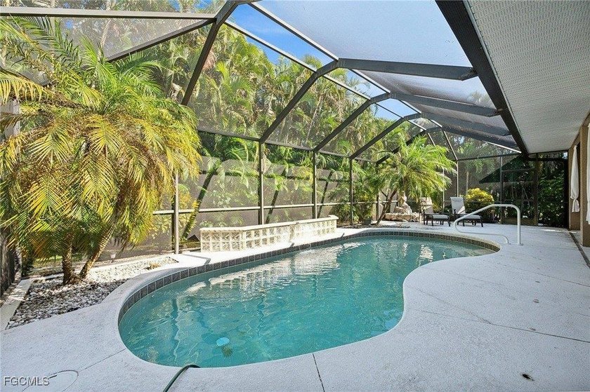 Priced to Sell!! Beautiful 4/2/2 pool home built by Mercedes - photo 3