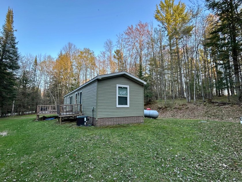 Here's your new UP NORTH Property! This 2 BR/1Bth, 2017 build - photo 23