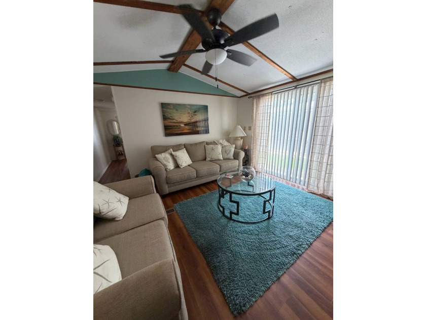 Welcome to this spacious and well-maintained 3-bedroom - photo 10