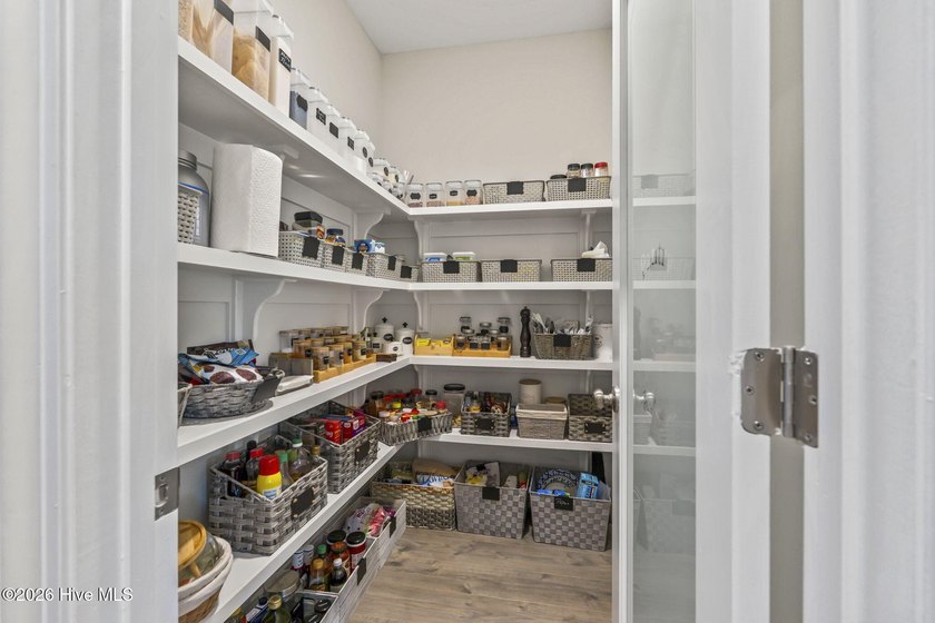 Welcome to this meticulously maintained and thoughtfully - photo 11