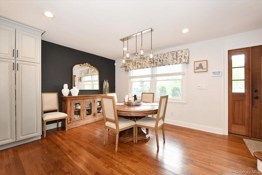 Welcome to this exceptional custom-expanded home in Massapequa - photo 11