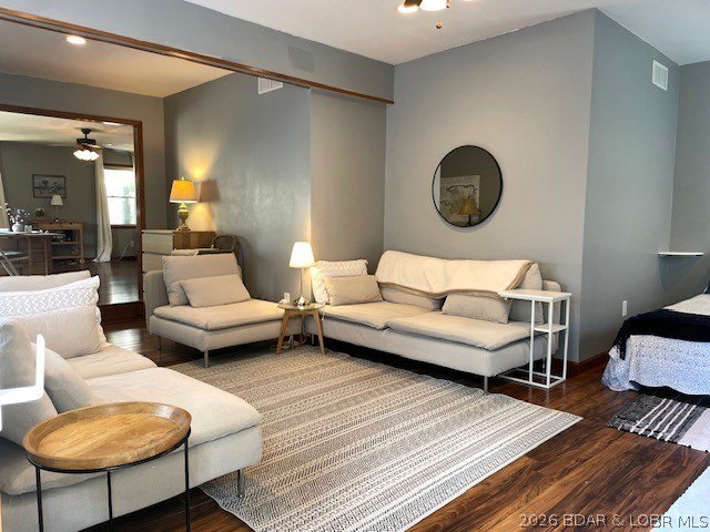 Welcome to your private retreat! This charming ranch home - photo 13