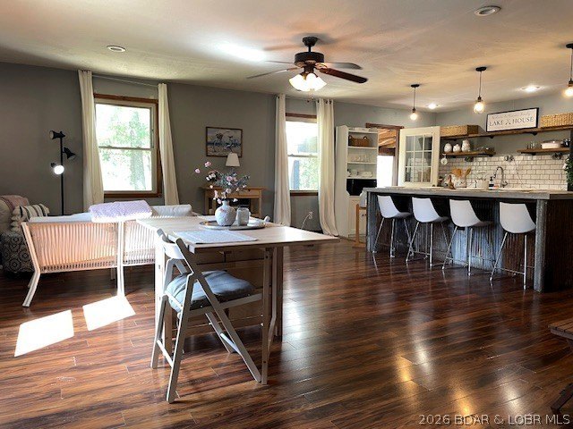 Welcome to your private retreat! This charming ranch home - photo 16