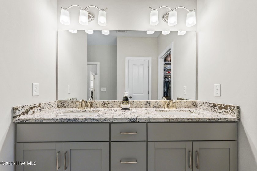 Welcome to this meticulously maintained and thoughtfully - photo 22