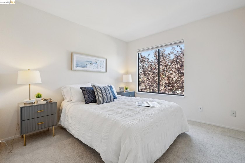 Experience resort-style living in the heart of Richmond Marina - photo 23