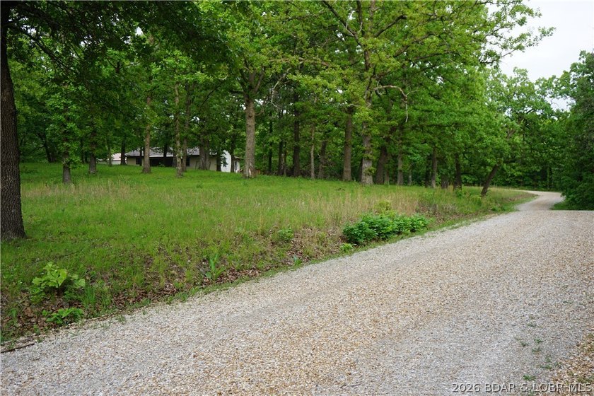 Welcome to your private retreat! This charming ranch home - photo 30