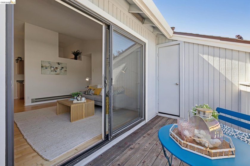 Experience resort-style living in the heart of Richmond Marina - photo 30