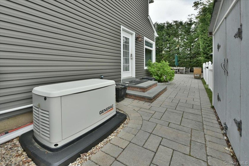 Welcome to this exceptional custom-expanded home in Massapequa - photo 37