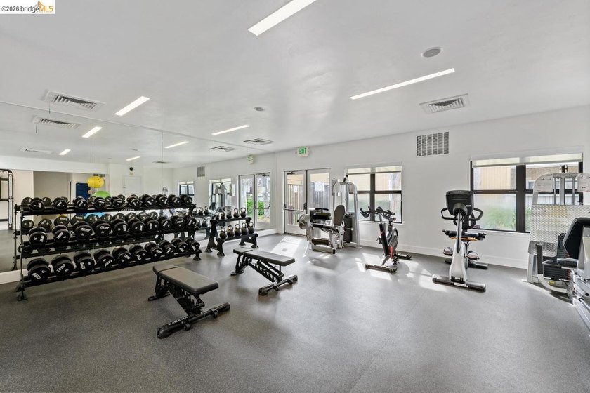 Experience resort-style living in the heart of Richmond Marina - photo 39