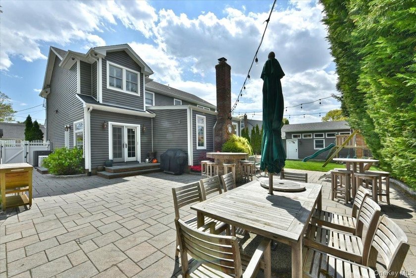 Welcome to this exceptional custom-expanded home in Massapequa - photo 42