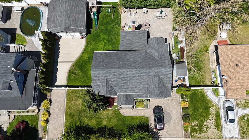 Welcome to this exceptional custom-expanded home in Massapequa - photo 49