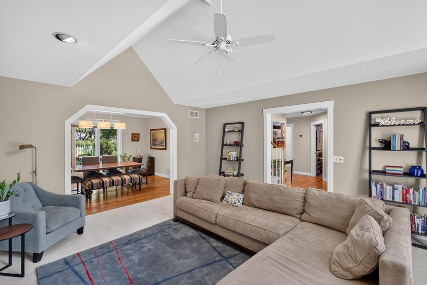 Treasure in the Heart of Monona! This beautifully maintained - photo 12
