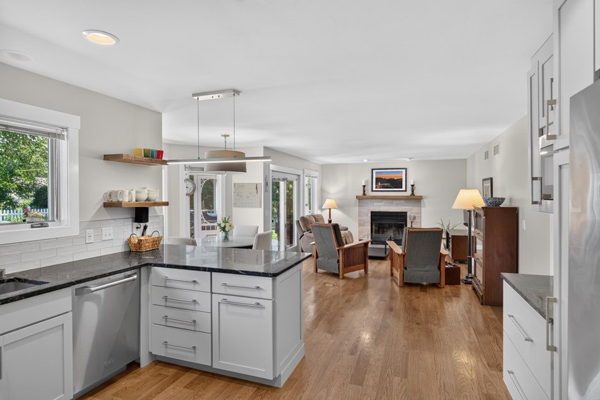 Treasure in the Heart of Monona! This beautifully maintained - photo 13