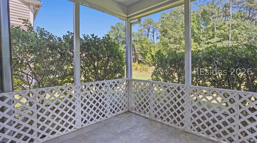 Welcome to 4 Blue Haw Ct in Bluffton! This charming 3 bed, 2.5 - photo 25
