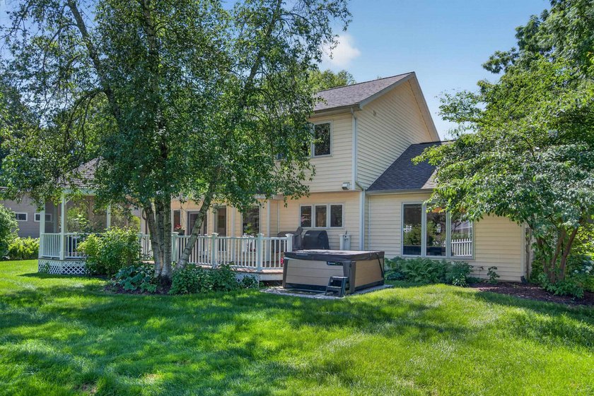 Treasure in the Heart of Monona! This beautifully maintained - photo 45