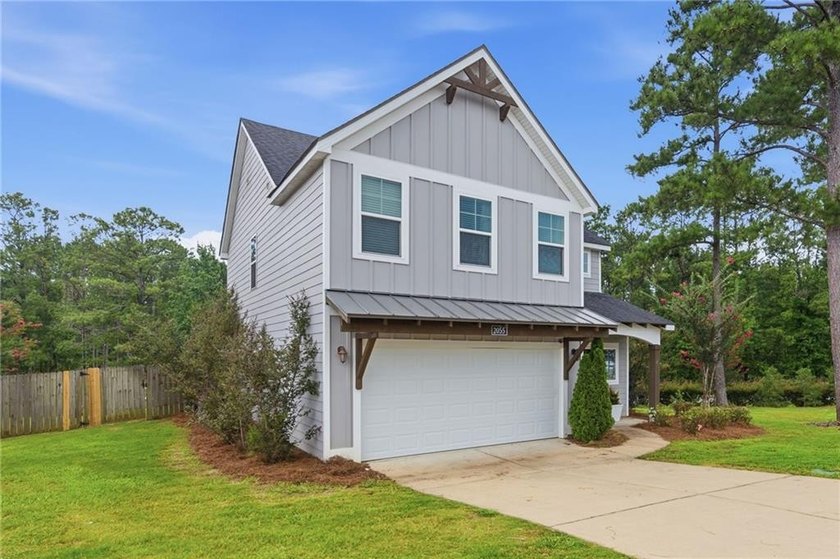 Welcome home to The Preserve in North Auburn! This awesome 3 - photo 2