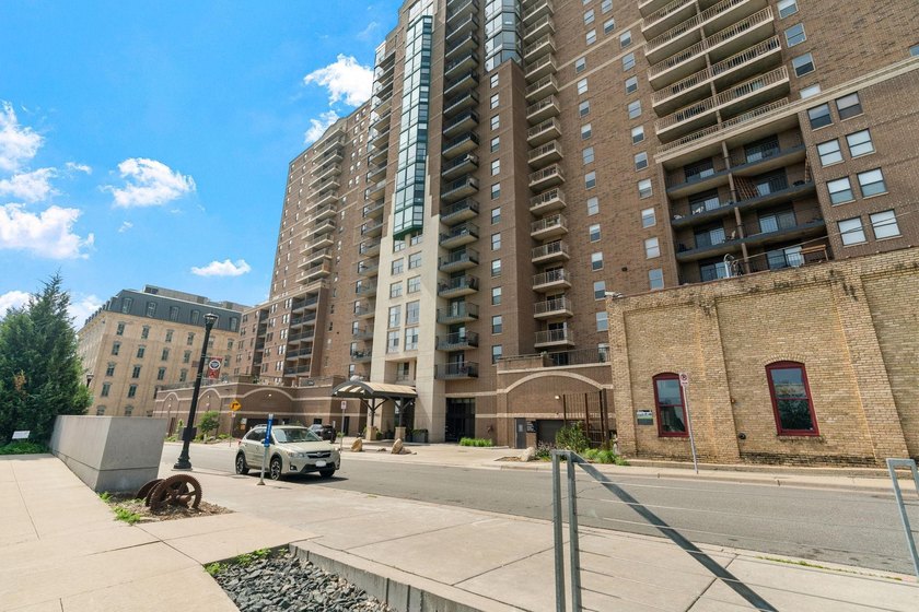 Welcome to your updated riverfront condo just steps to Mill - photo 38