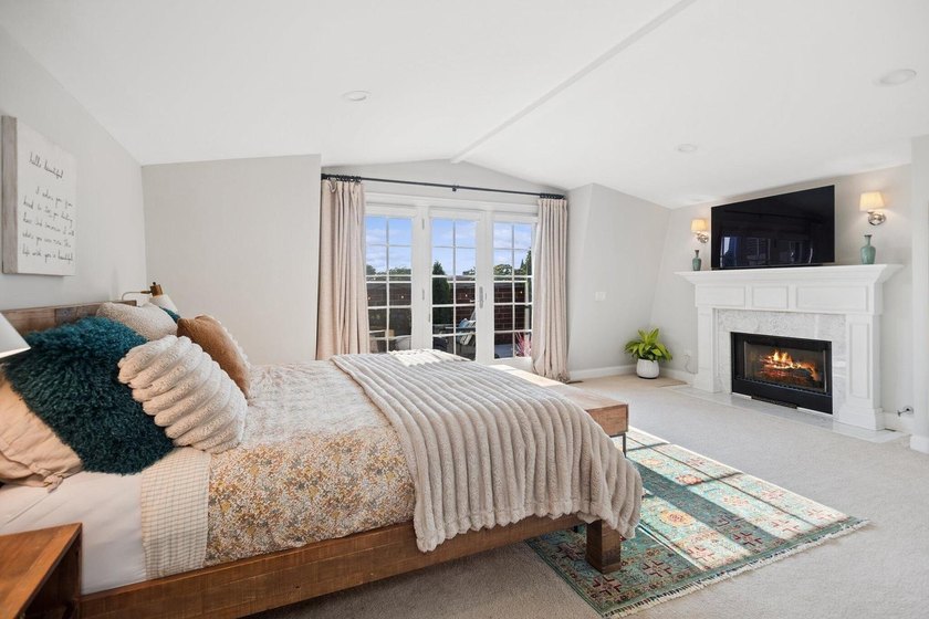 Set on a rare extra-wide 30' lot in one of Lincoln Park's most - photo 21