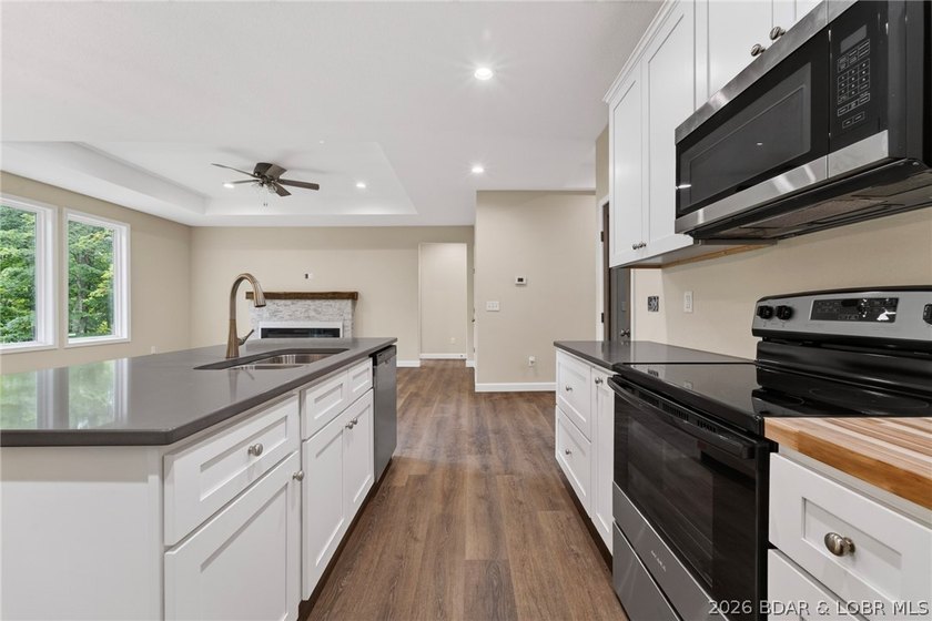 Beautiful new construction tucked away in a quiet cul-de-sac in - photo 12