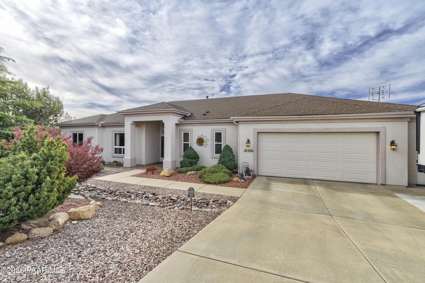 VIEWS of MOUNTAINS &amp; GOLF COURSE! NO HOA! OWNED SOLAR! $203K in - photo 2