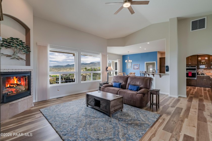 VIEWS of MOUNTAINS &amp; GOLF COURSE! NO HOA! OWNED SOLAR! $203K in - photo 7