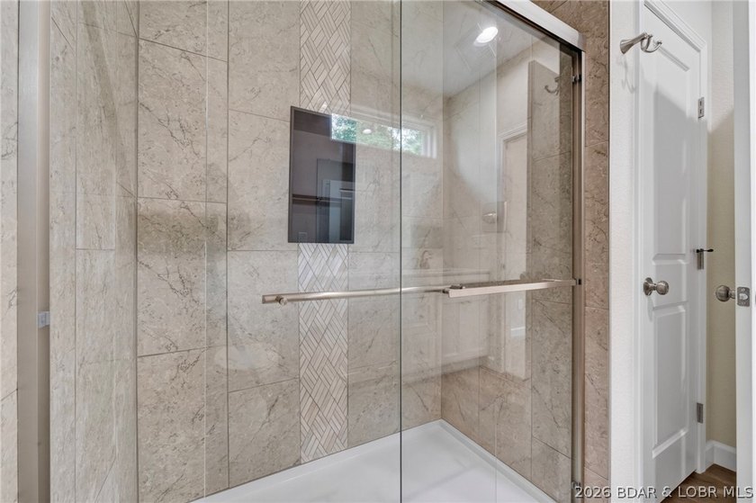 Beautiful new construction tucked away in a quiet cul-de-sac in - photo 30