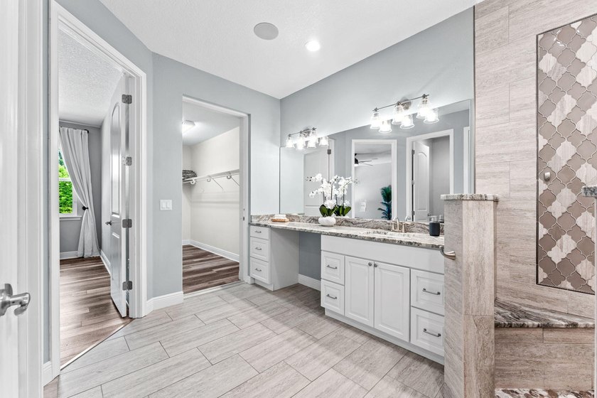 Exceptional custom home on fenced 1.15ac in Oak Grove Estates - photo 30