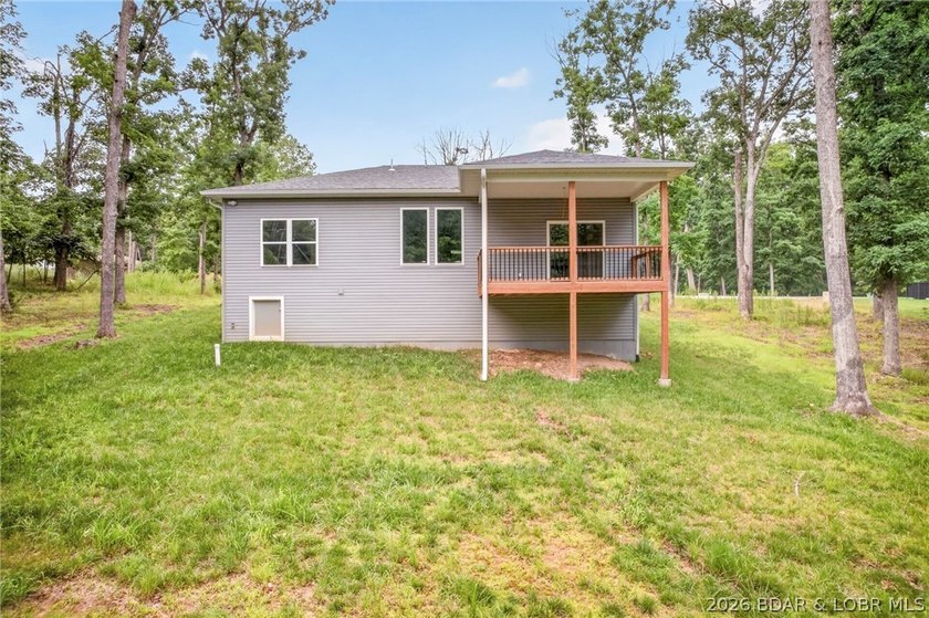 Beautiful new construction tucked away in a quiet cul-de-sac in - photo 33