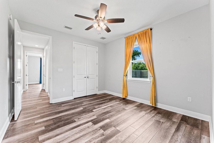 Exceptional custom home on fenced 1.15ac in Oak Grove Estates - photo 33