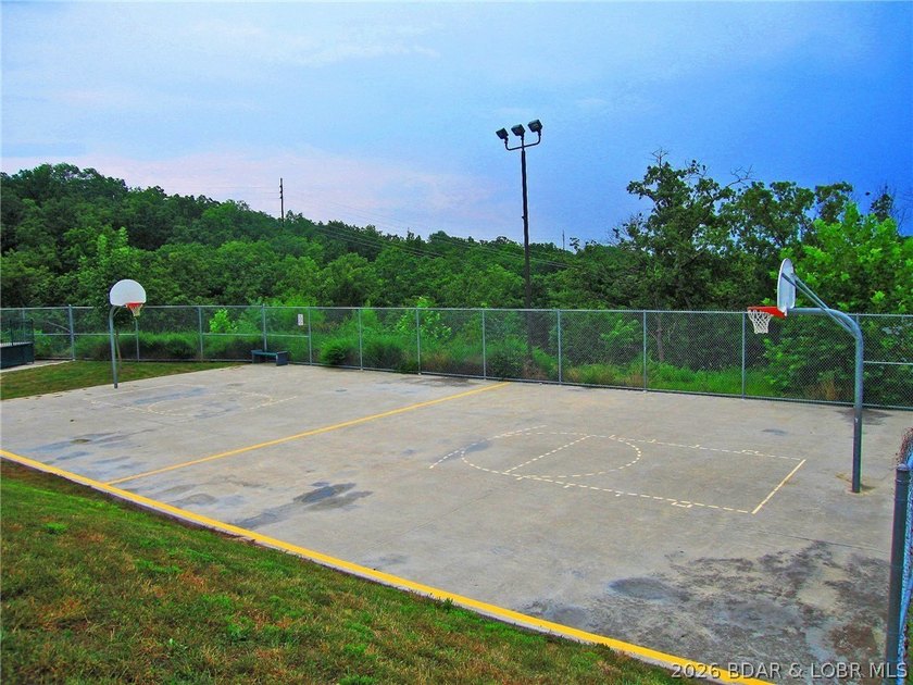Beautiful new construction tucked away in a quiet cul-de-sac in - photo 40