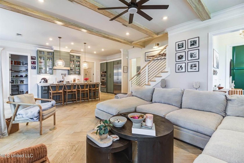 This home was the 2020 St Jude home built by Elliott Homes - photo 6