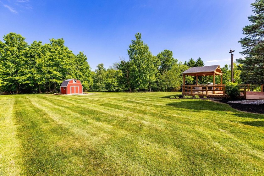 Private resort-style estate down a long winding lane on 52.826 - photo 11