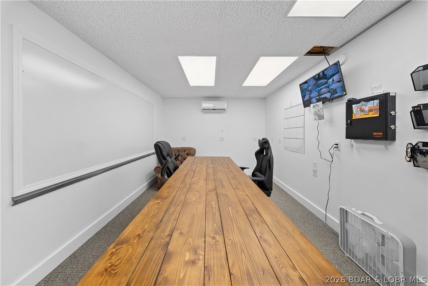 Exceptional commercial opportunity with outstanding visibility - photo 14